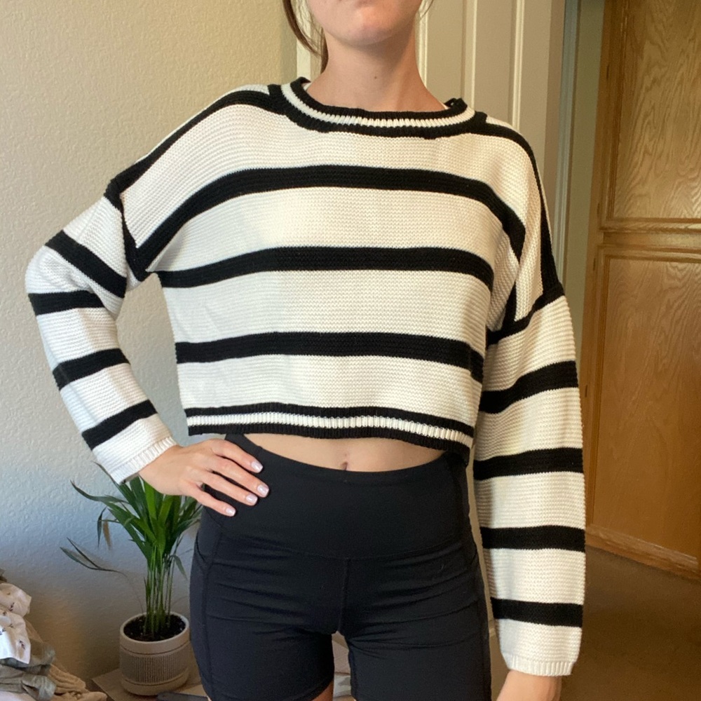 Cropped sweater